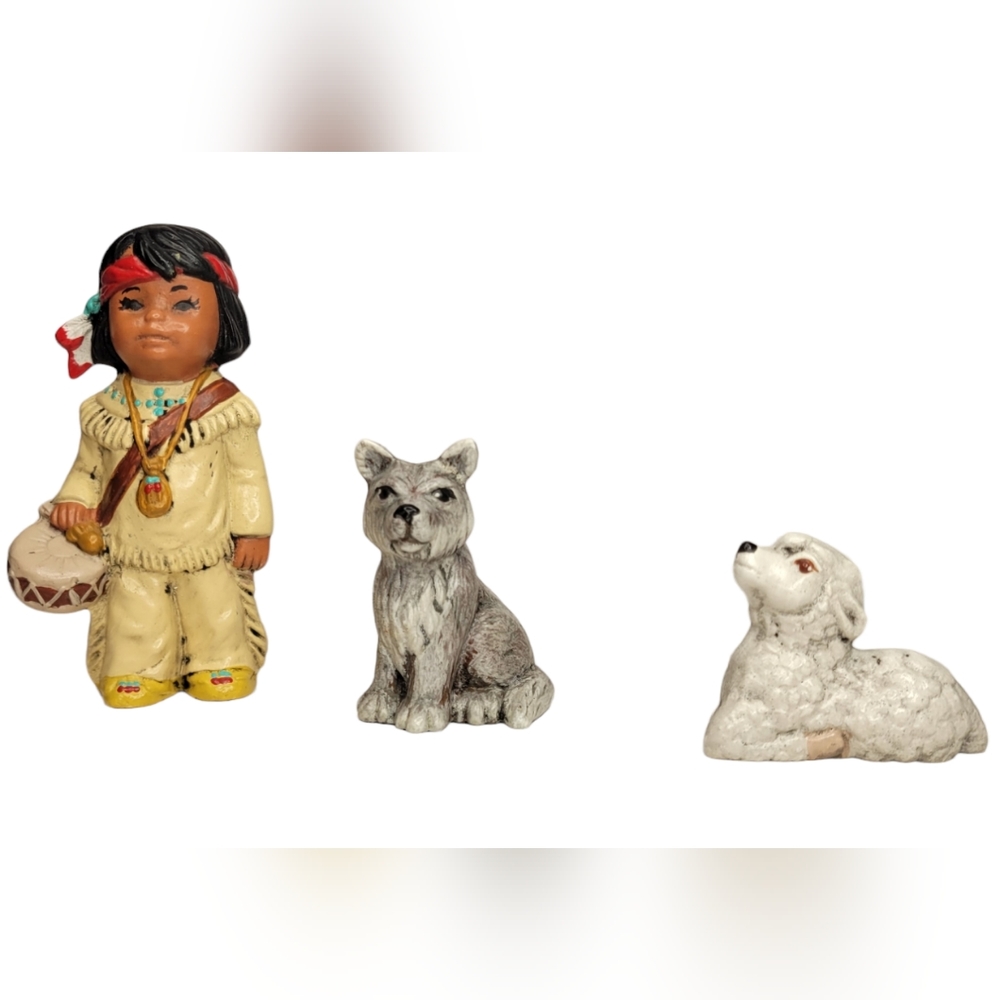 Pottery style figurines